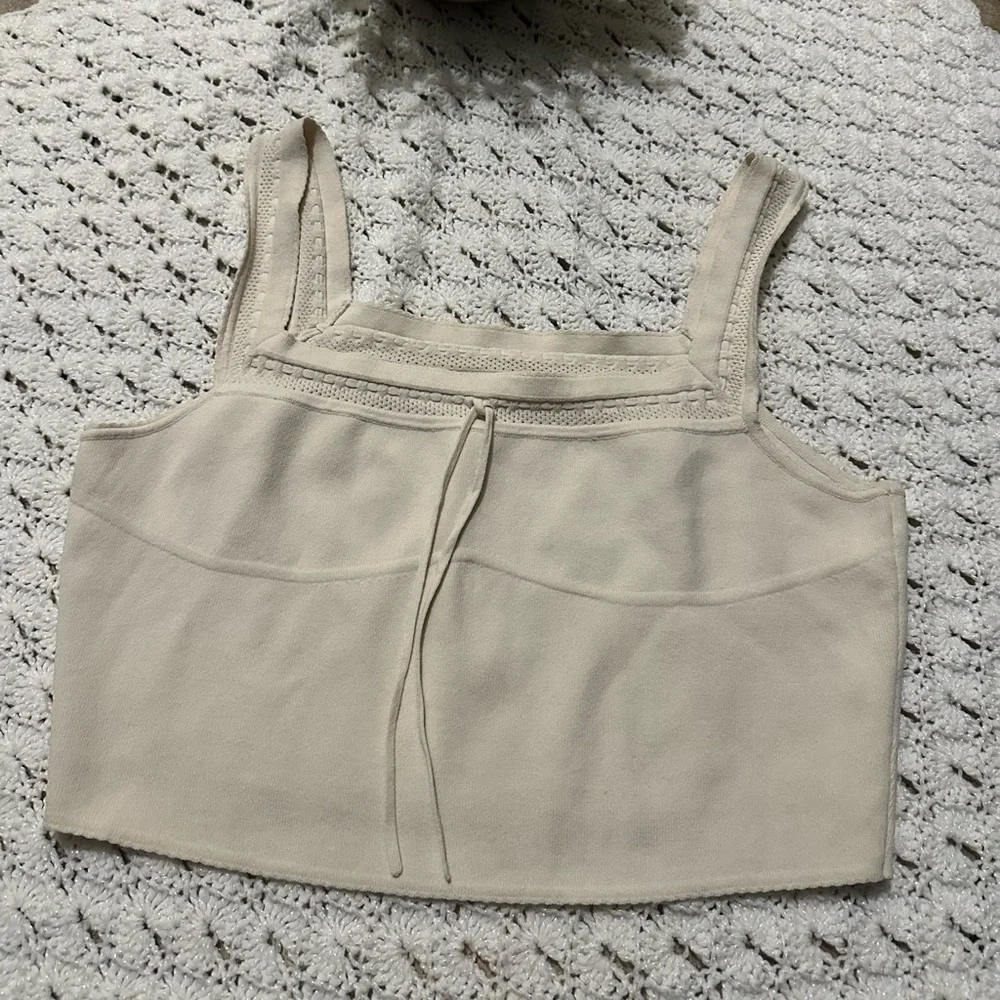 LA Heart Cream Cropped Top - Picture 2 of 7